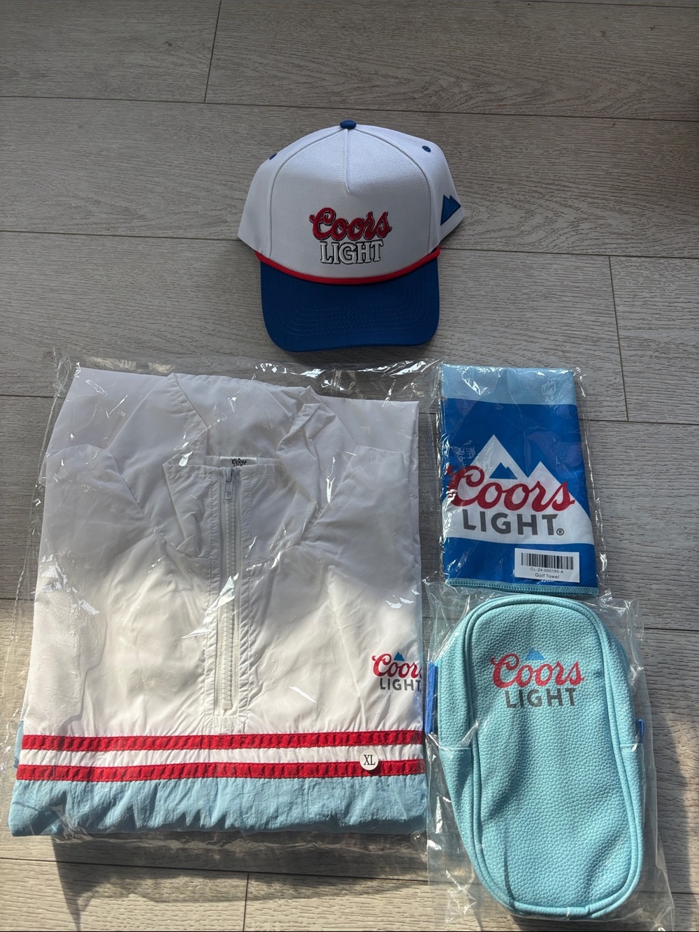 Men’s white blue and red Coors Light gift pack